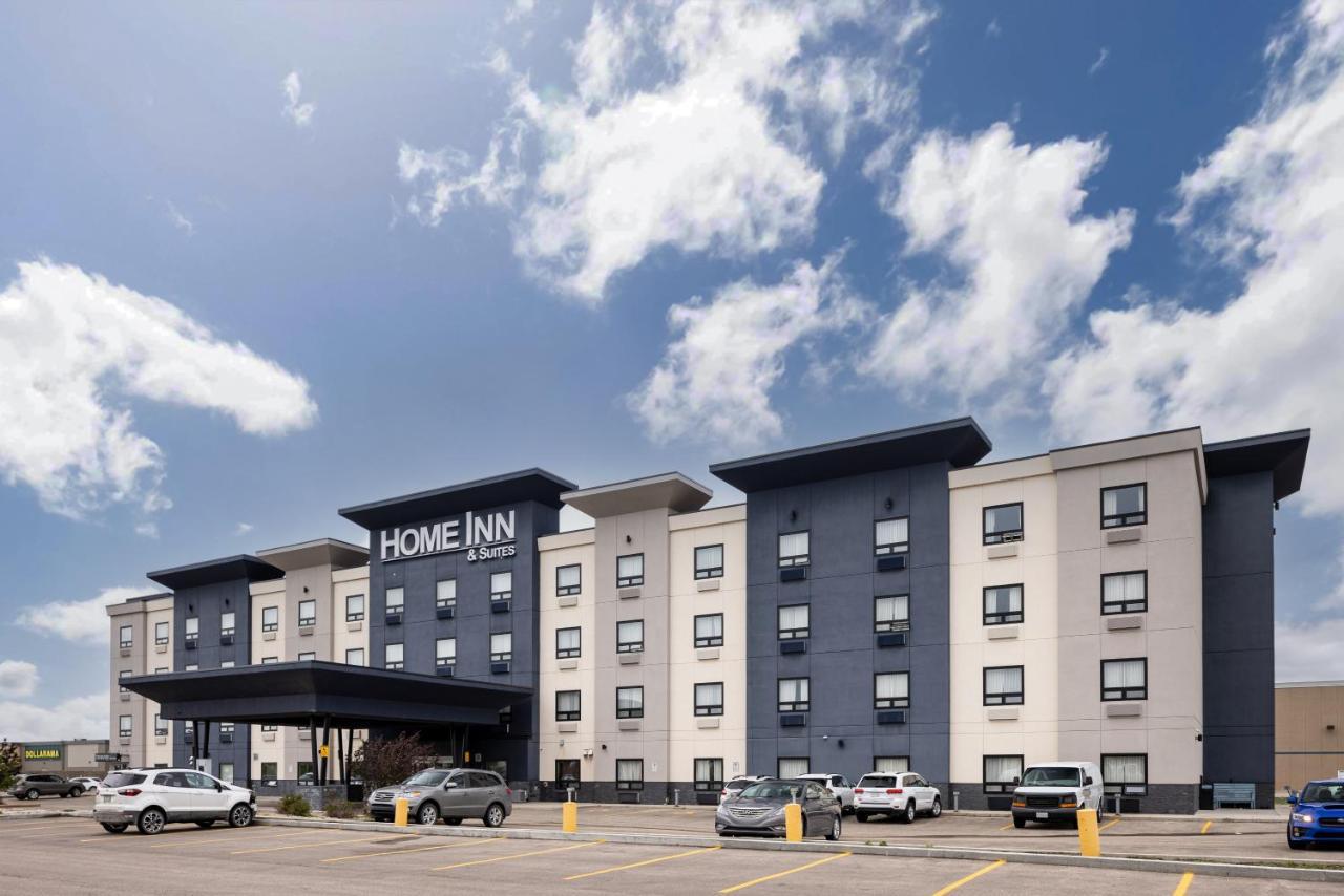 Home Inn & Suites Regina Airport Экстерьер фото